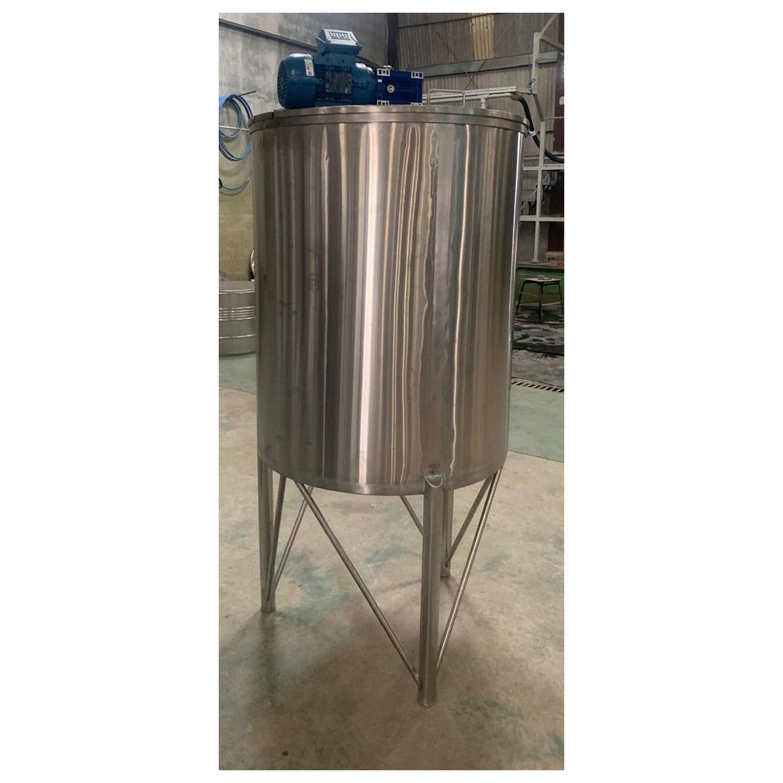 18_Tanque_Vertical_Inox_01